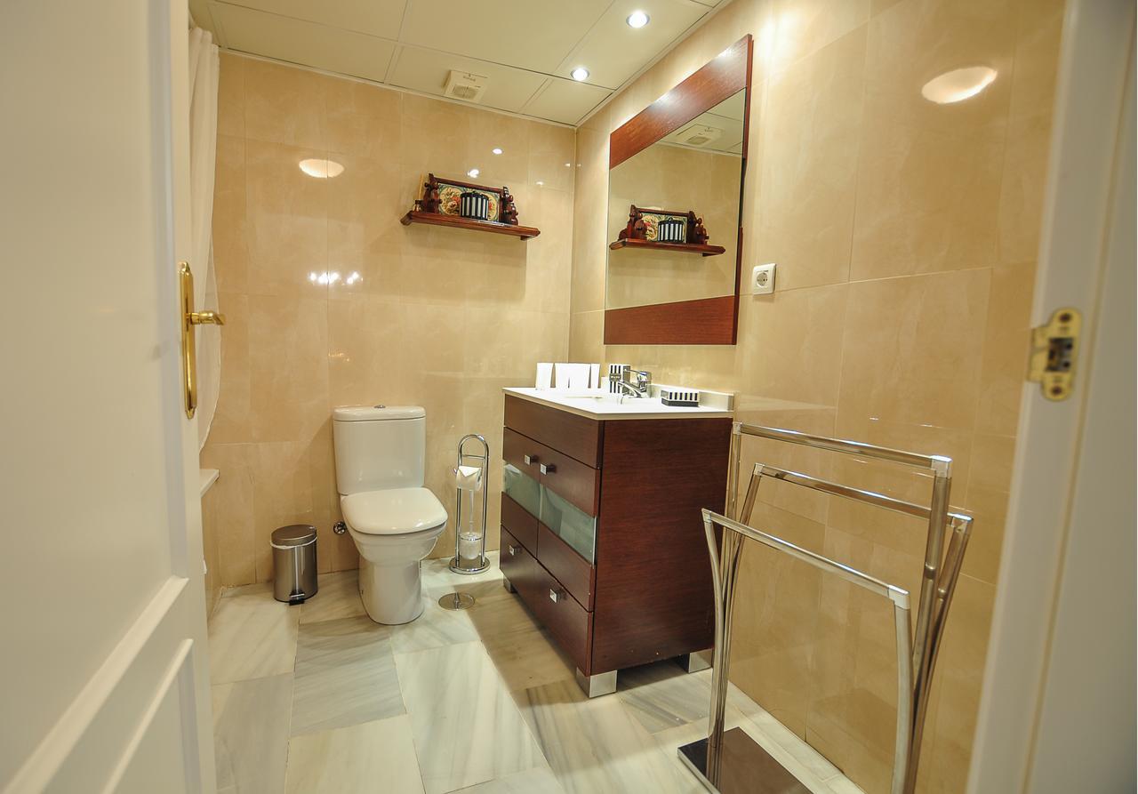 Acogedor Apartamento Junto A Calle Larios By Renthas Daire Málaga Dış mekan fotoğraf