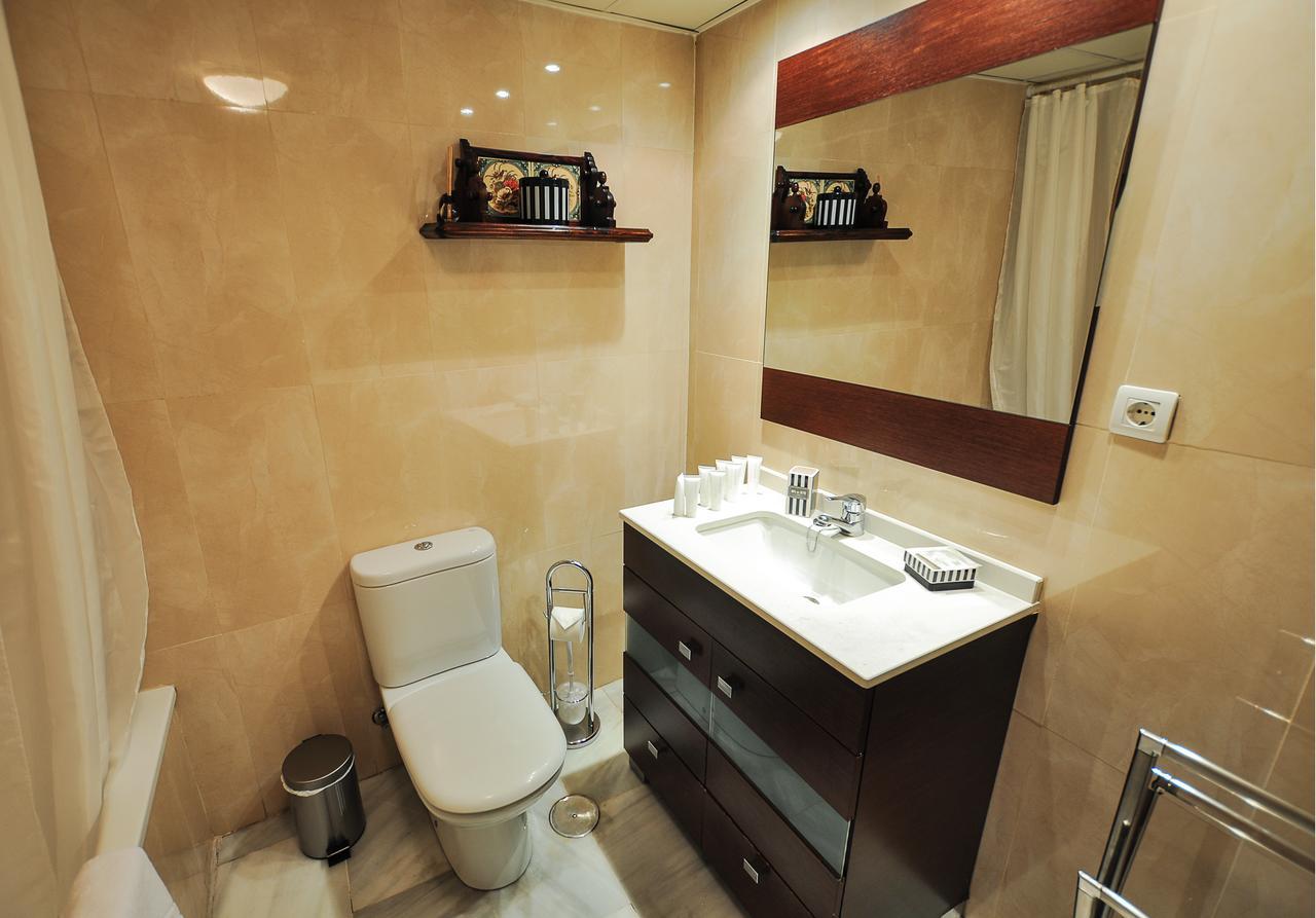 Acogedor Apartamento Junto A Calle Larios By Renthas Daire Málaga Dış mekan fotoğraf
